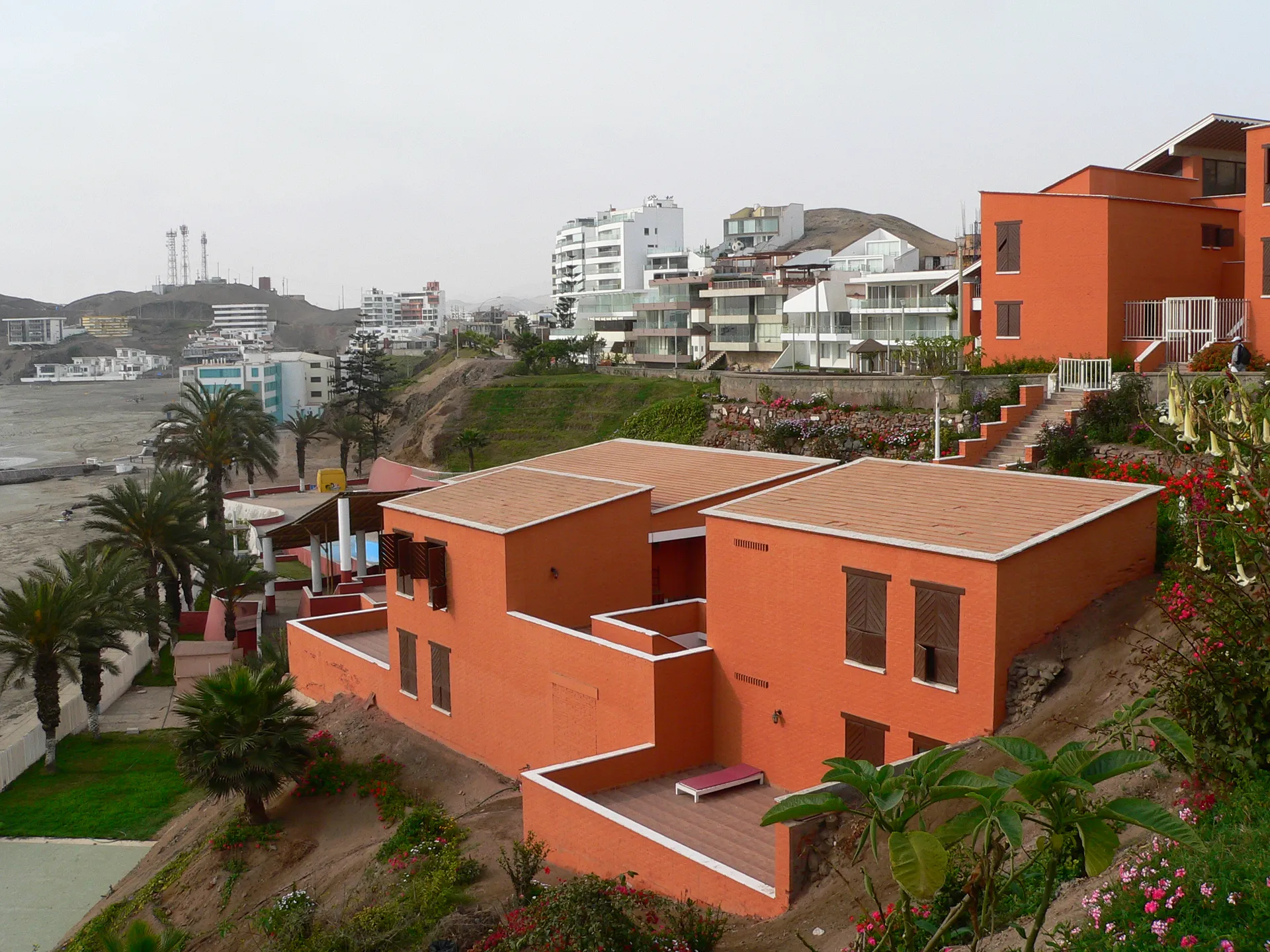 Cuánto se Gana Alquilando una Casa de Playa en Asia: Rentabilidad Real 2026